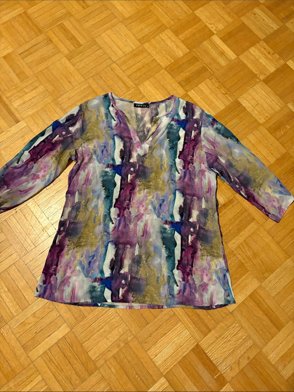 Apny Vibrant Watercolor Print V-Neck Women's Top - Purple/Teal